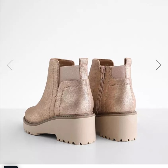 Girls - Fury Lug Boot Rose Gold bootie with zip up
DV BY DOLCE VITA- NEW - Picture 3 of 4